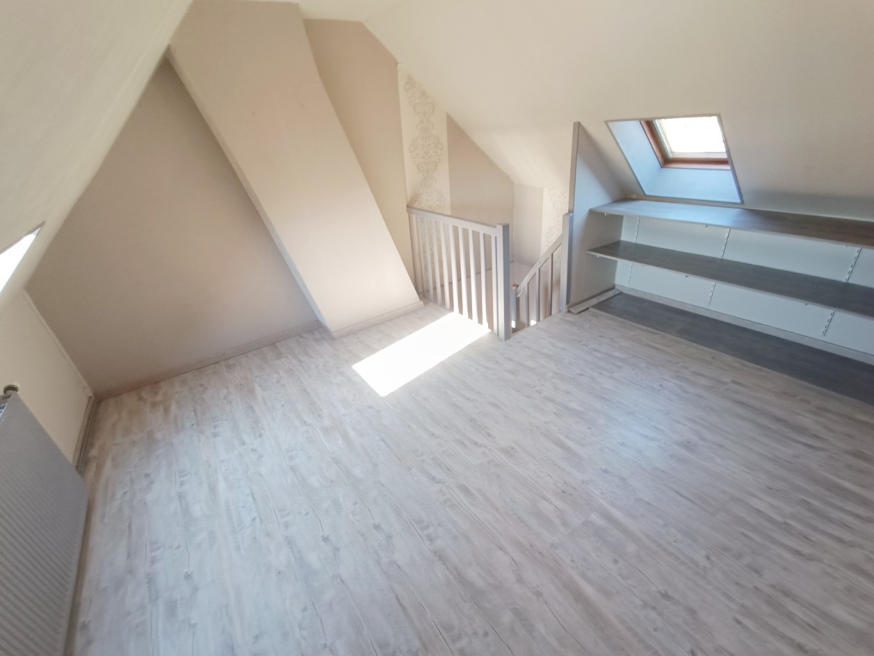 
                                                Vente
                                                 Amiénoise 2 chambres jardin St Maurice