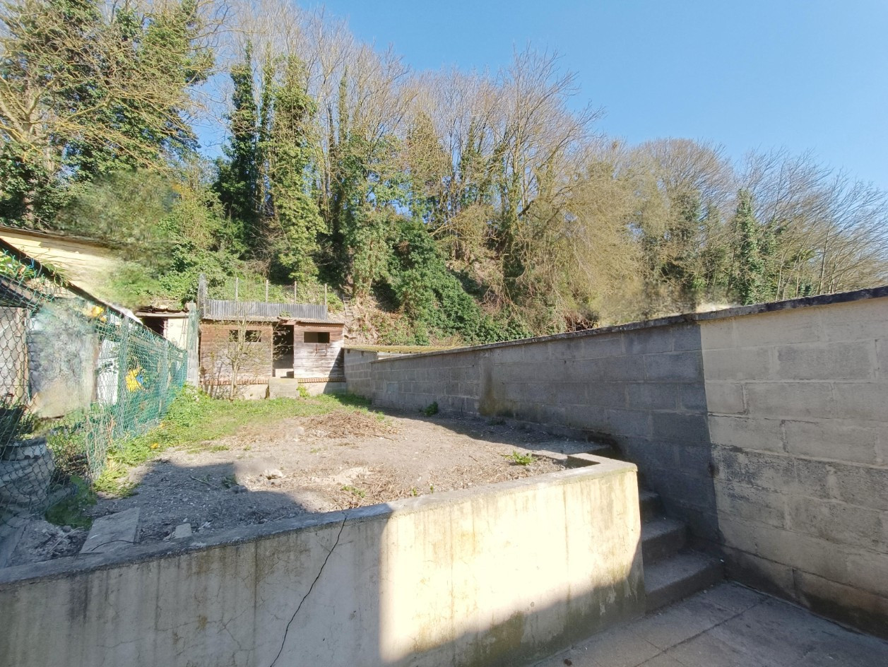 
                                                Vente
                                                 Amiénoise 2 chambres jardin St Maurice
