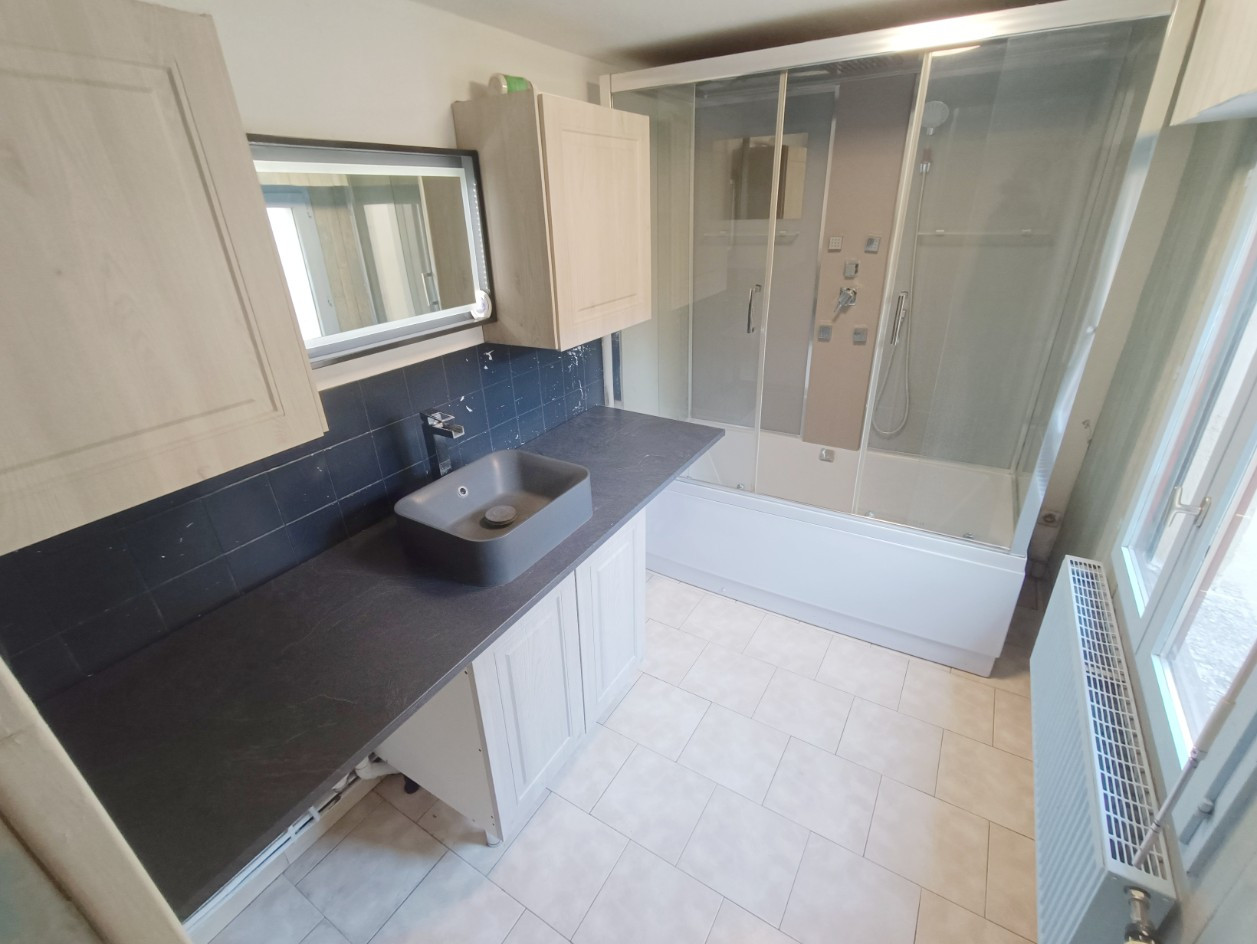 
                                                Vente
                                                 Amiénoise 2 chambres jardin St Maurice