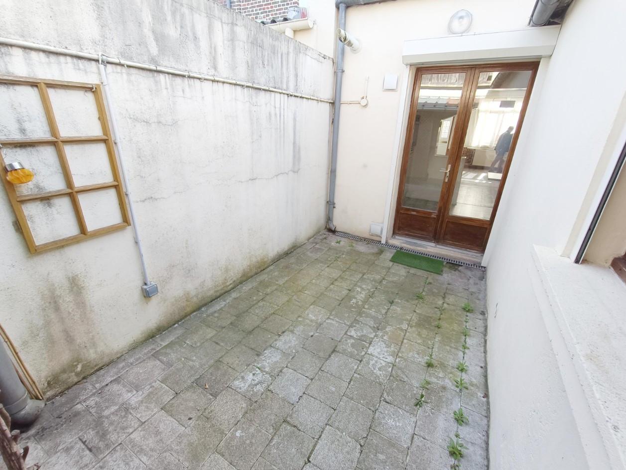 
                                                Vente
                                                 Amiénoise 2 chambres  Saint-Pierre, Extérieur