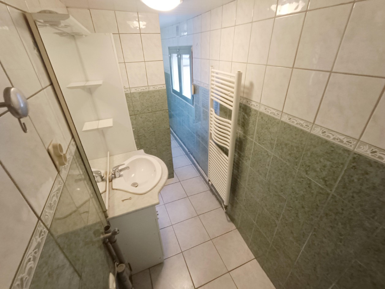 
                                                Vente
                                                 Amiénoise 2 chambres  Saint-Pierre, Extérieur