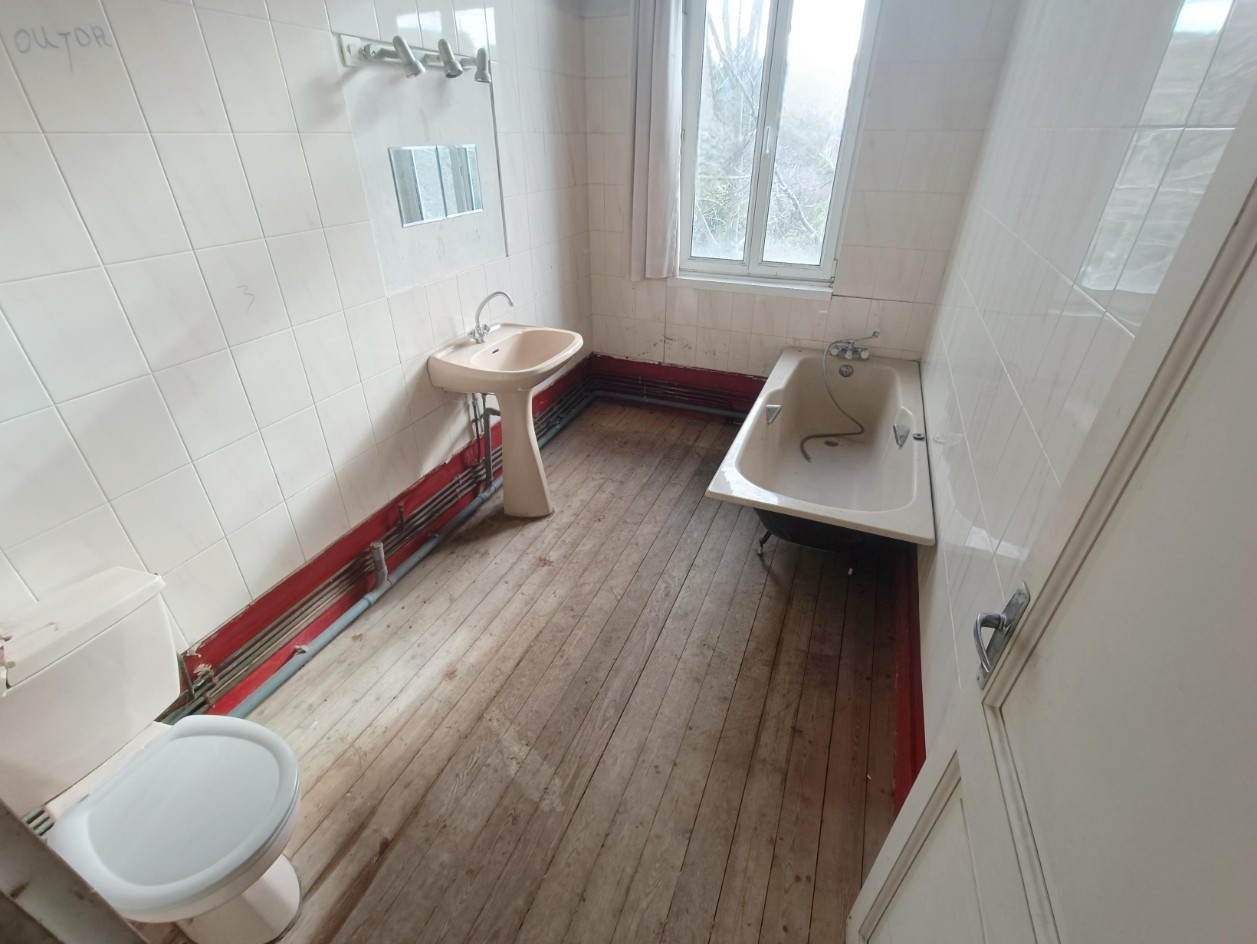 
                                                Vente
                                                 Amiénoise 4 chambres – 113 m2 – Terrasse