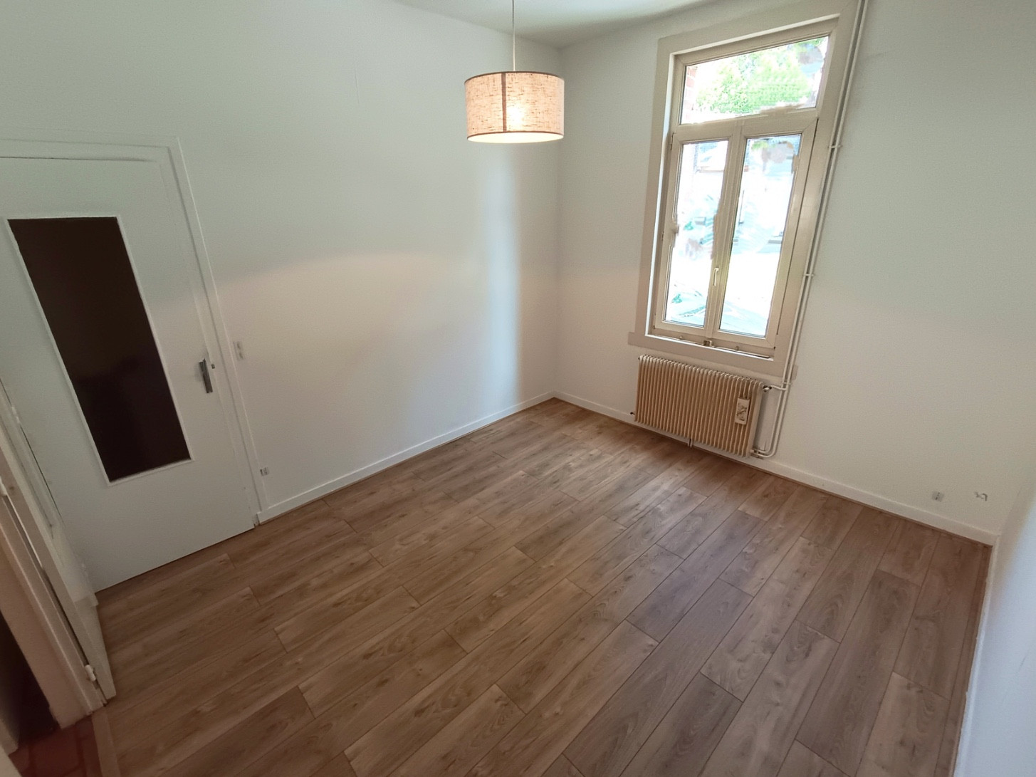 
                                                Vente
                                                 Amiénoise 4 chambres cour, grenier, cave Amiens