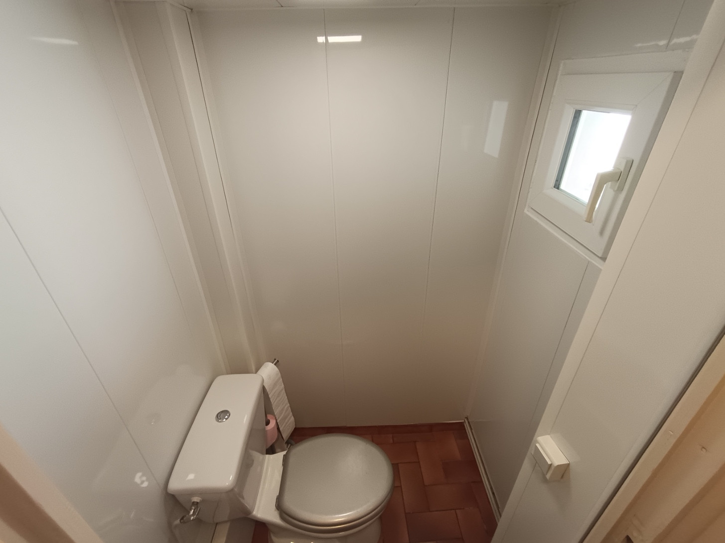 
                                                Vente
                                                 Amiénoise 4 chambres cour, grenier, cave Amiens