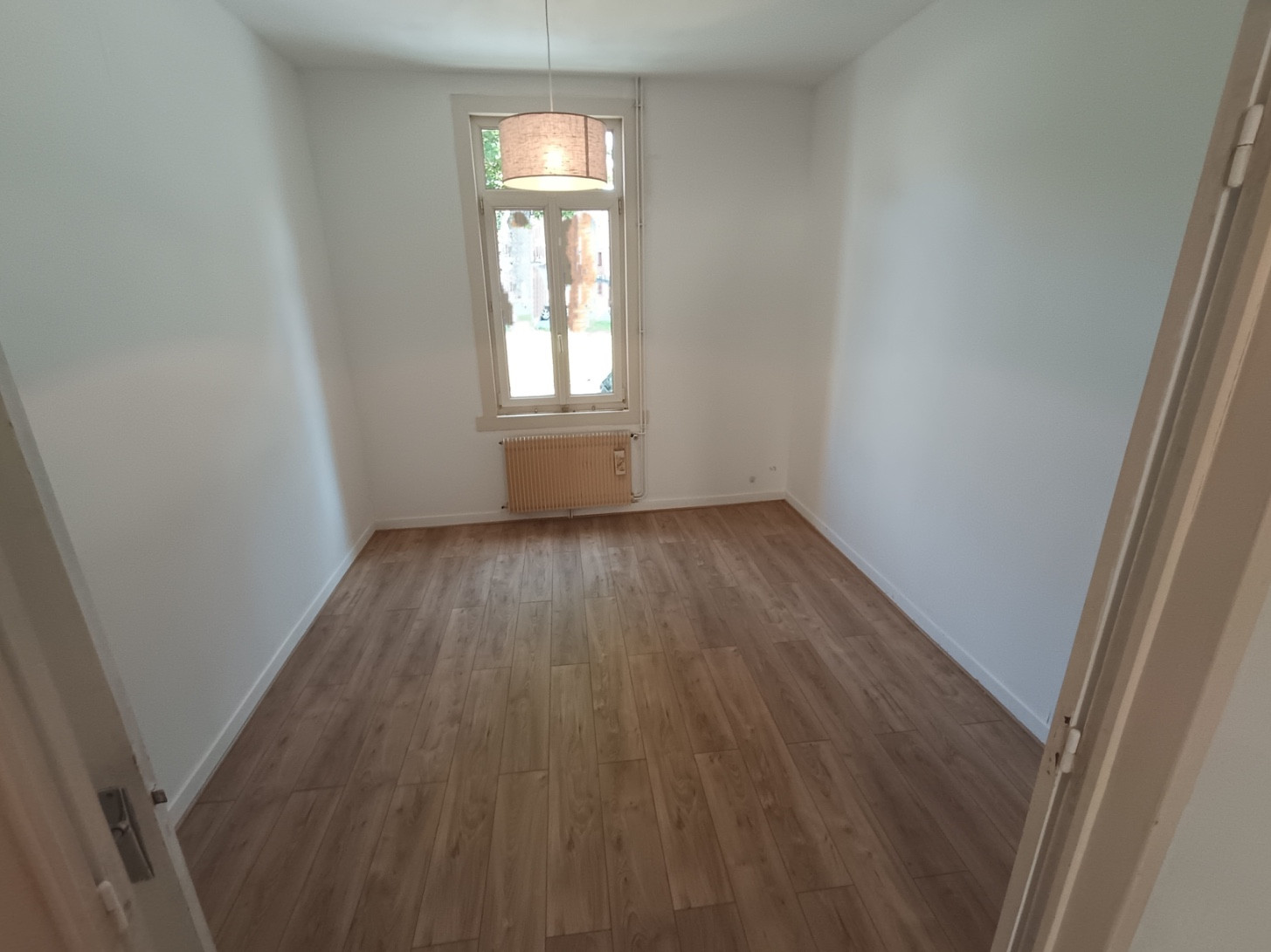 
                                                Vente
                                                 Amiénoise 4 chambres cour, grenier, cave Amiens