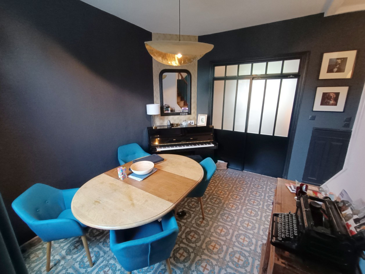 
                                                Vente
                                                 Amiénoise rénovée, 2 chambres et jardin