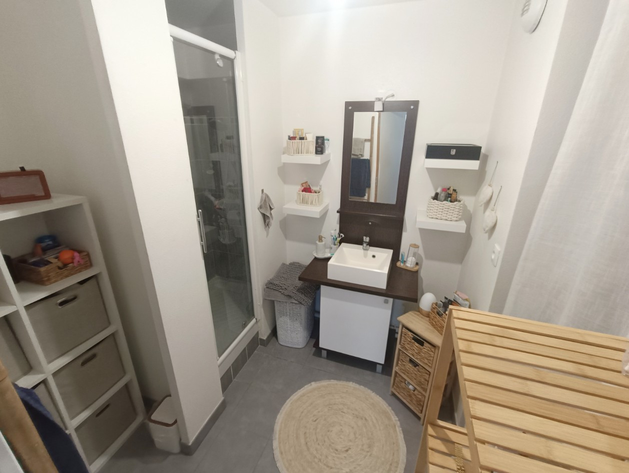 
                                                Vente
                                                 Amiens Appartement T2 récent avec parking privé