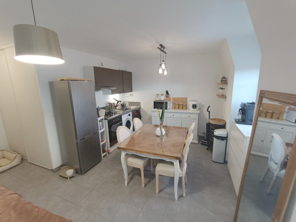 
                                                Vente
                                                 Amiens Appartement T2 récent avec parking privé