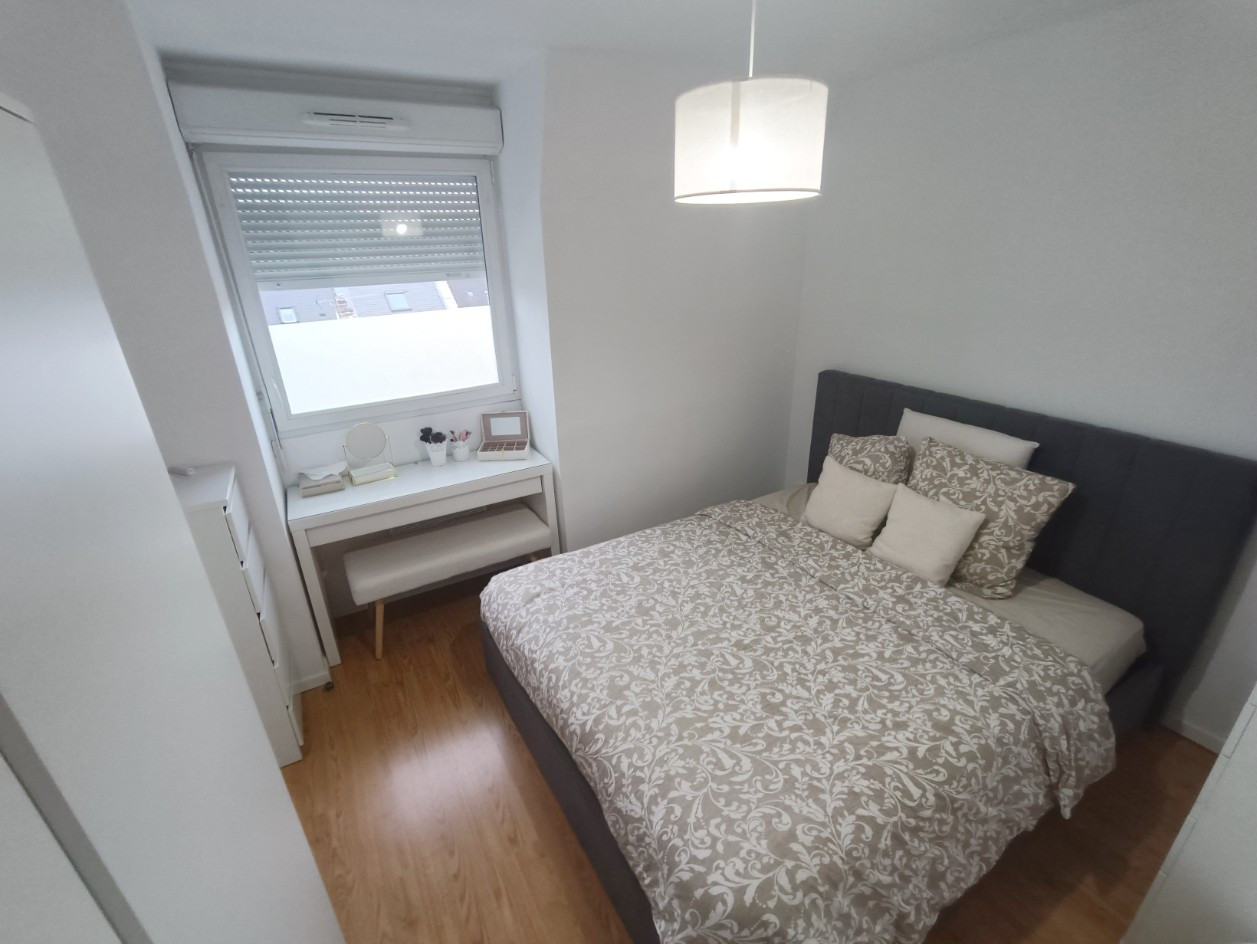 
                                                Vente
                                                 Amiens Appartement T2 récent avec parking privé