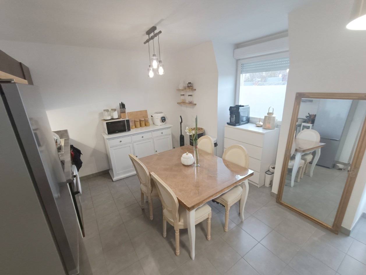 
                                                Vente
                                                 Amiens Appartement T2 récent avec parking privé