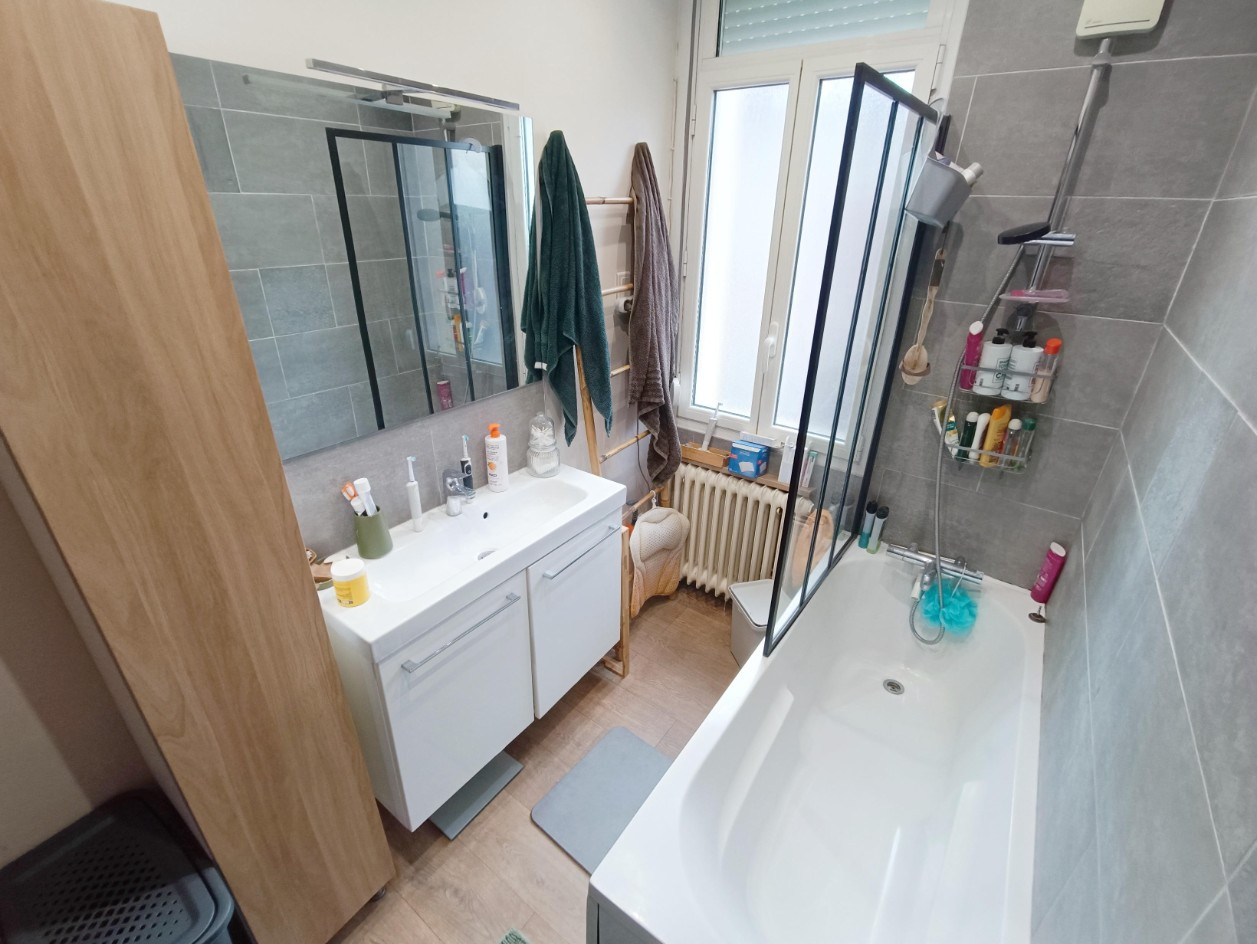 
                                                Vente
                                                 Amiens, maison de 3 chambres, 106m2, grande cour