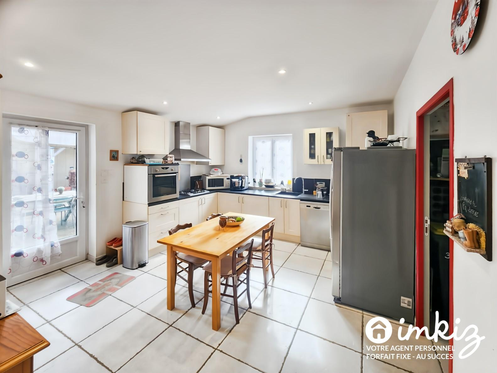 
                                                Vente
                                                 Ancien corps de ferme - 4 chambres