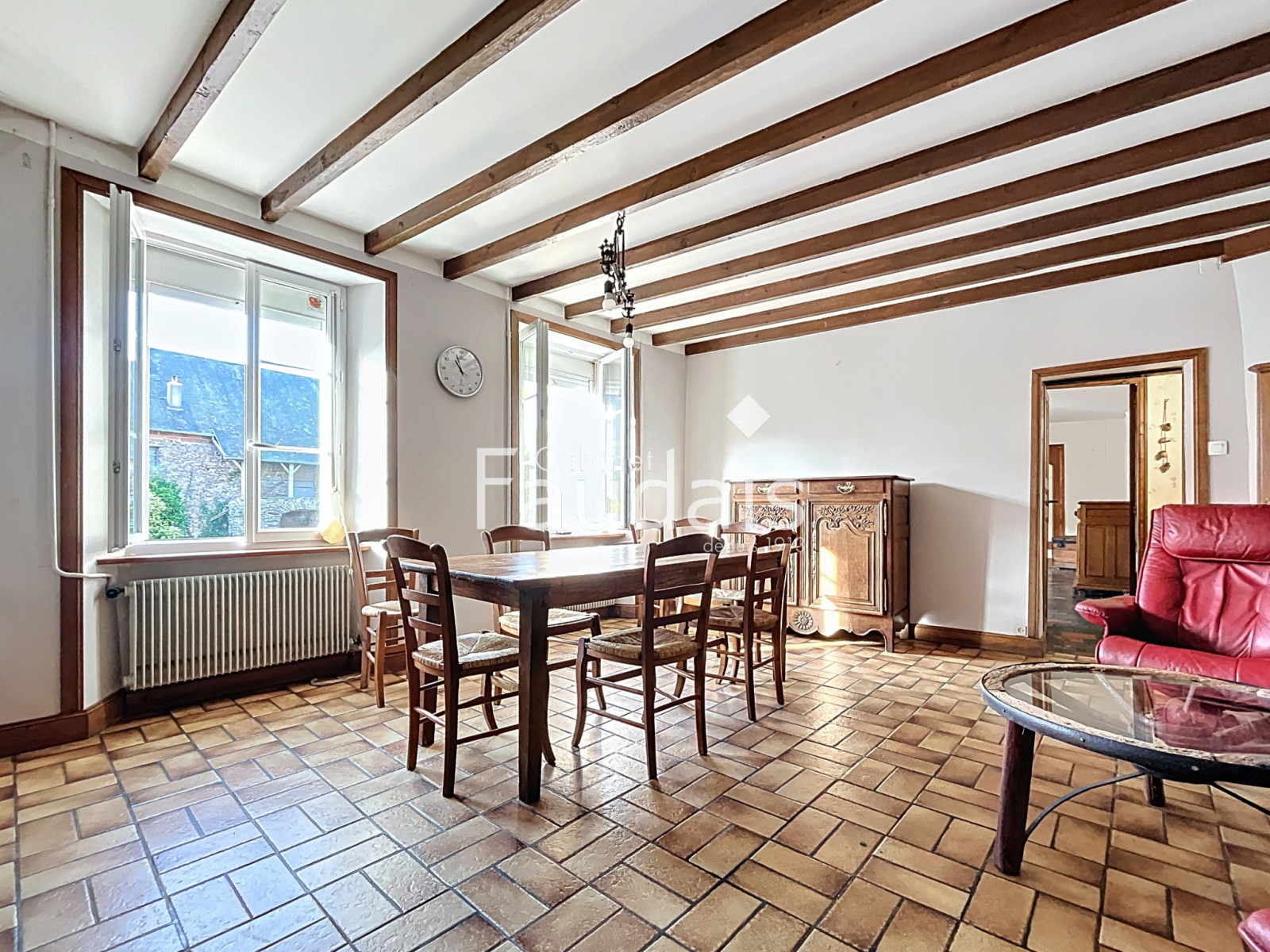 
                                                Vente
                                                 ANCIEN CORPS DE FERME AVEC DEPENDANCES A 10MN  SAINT-LO