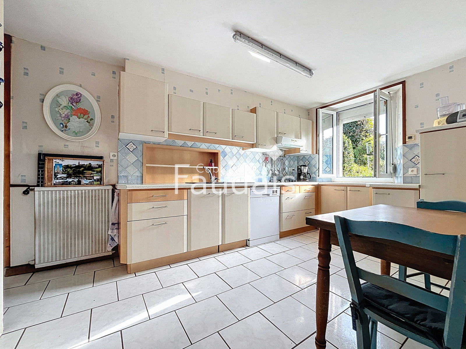 
                                                Vente
                                                 ANCIEN CORPS DE FERME AVEC DEPENDANCES A 10MN  SAINT-LO