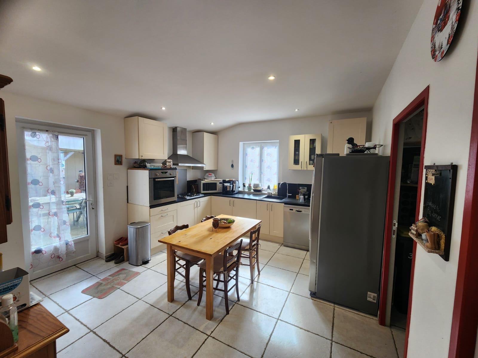 Vente
                                                 Ancien corps de ferme de 125m² - 4 chambres