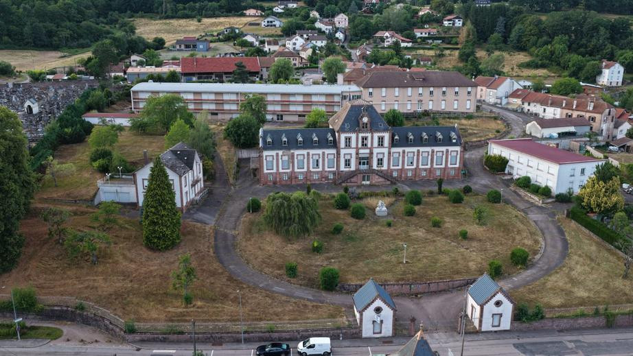 
                                                Vente
                                                 Ancien hôpital de 1 877 m² à reconvertir en hébergement touristique à Senones – Vosges (88)