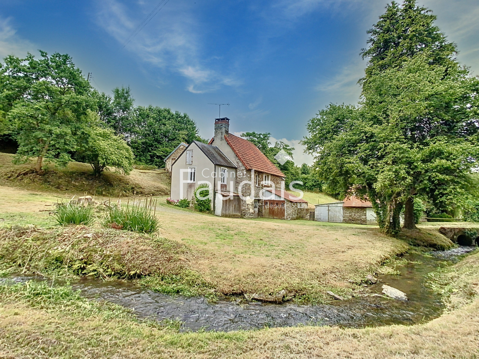 
                                                Vente
                                                 Ancien moulin à rénover sans vis à vis