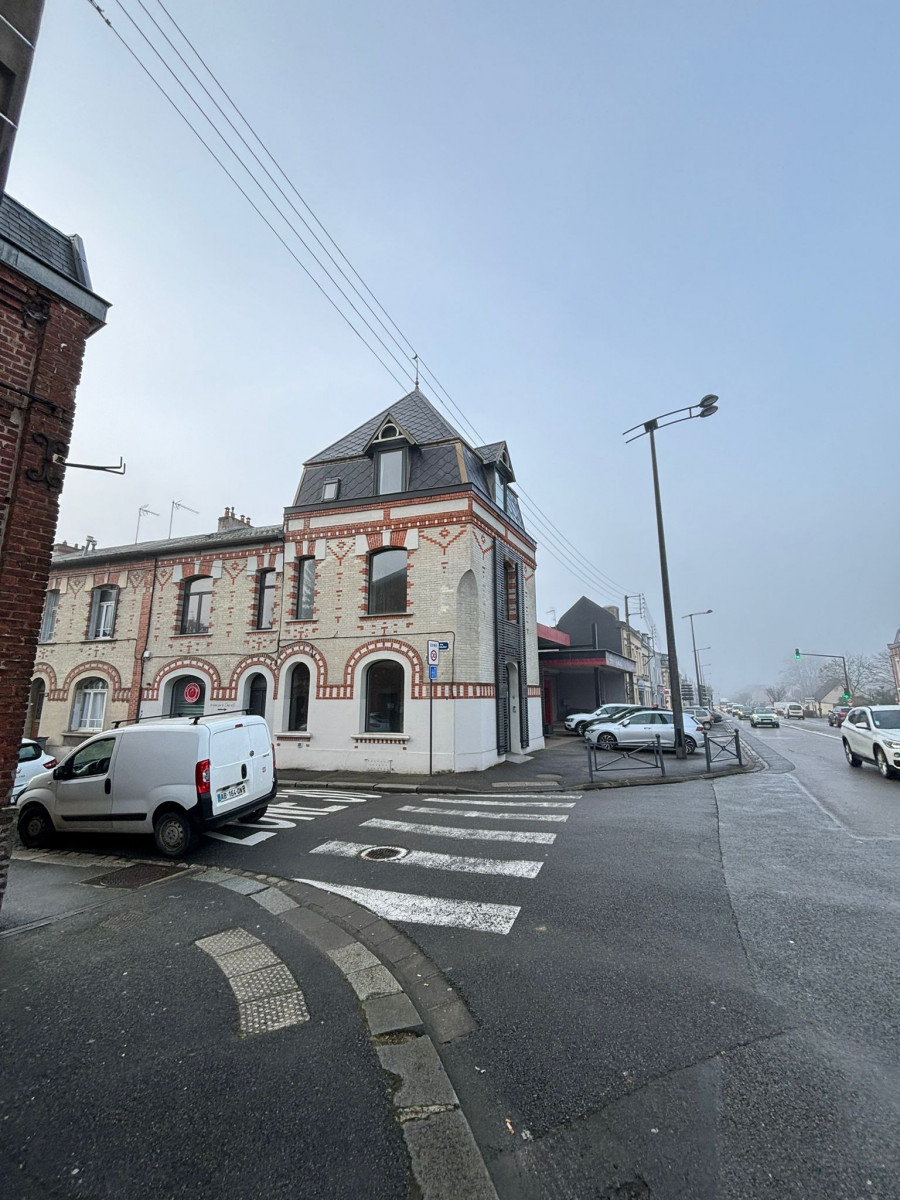 
                                                Vente
                                                 Bureaux / local de standing St-Quentin Centre