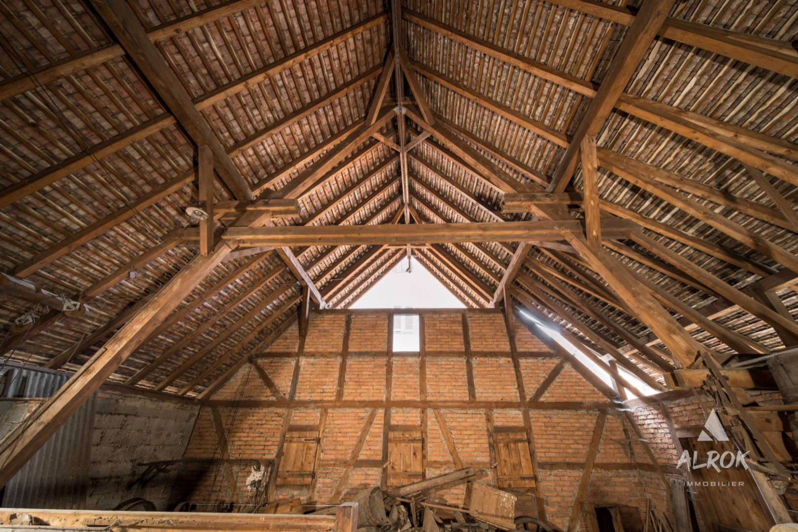 
                                                Vente
                                                 Ancienne abbaye 14ème et sa Chapelle classée