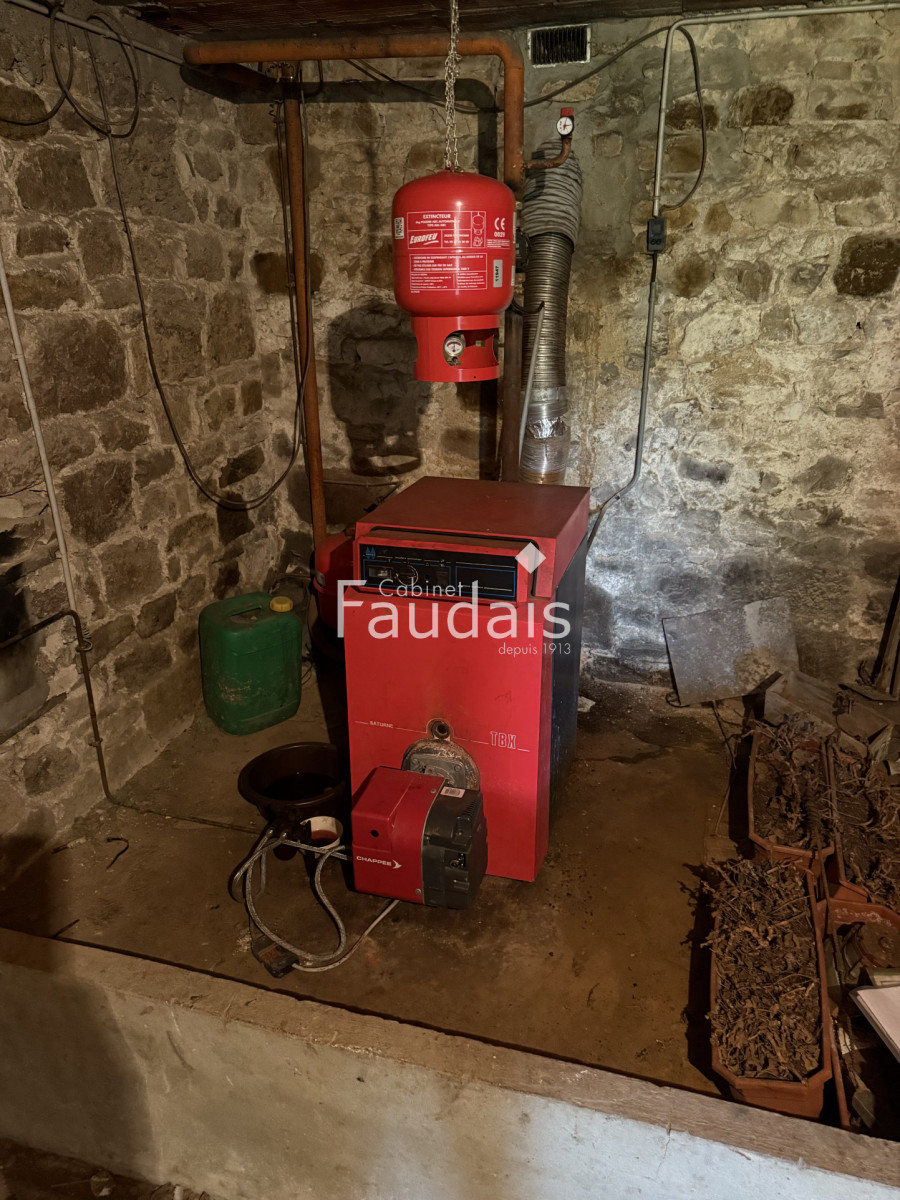 
                                                Vente
                                                 Ancienne école 15 minutes de ST LO