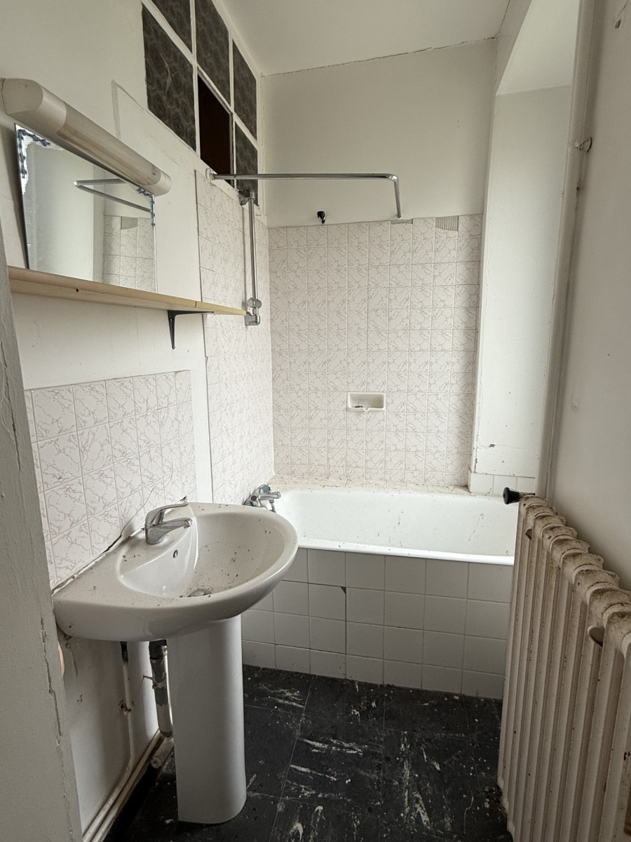 
                                                Vente
                                                 Ancienne école 15 minutes de ST LO