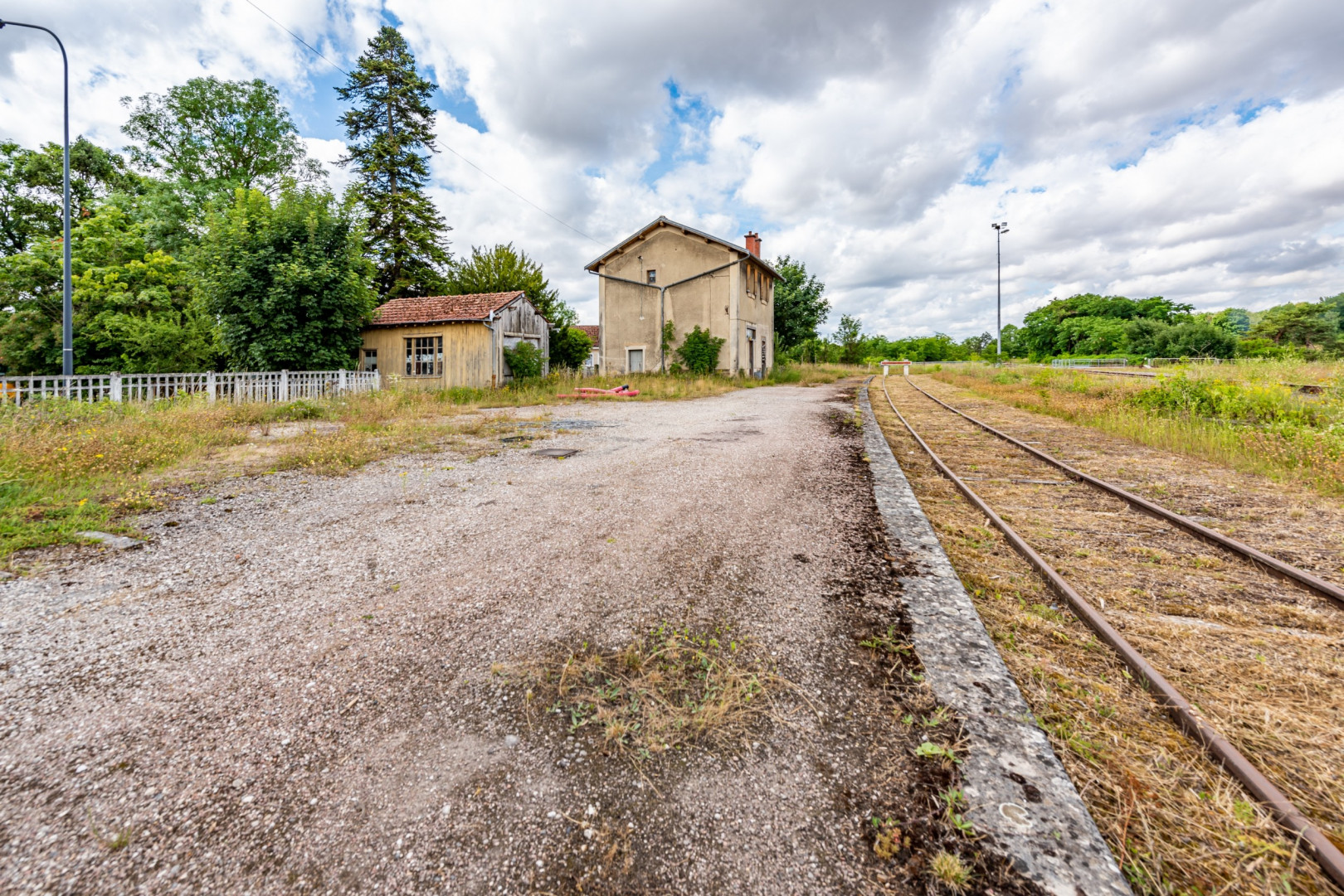 
                                                Vente
                                                 Ancienne gare + habitation Châtillon s/ Seine