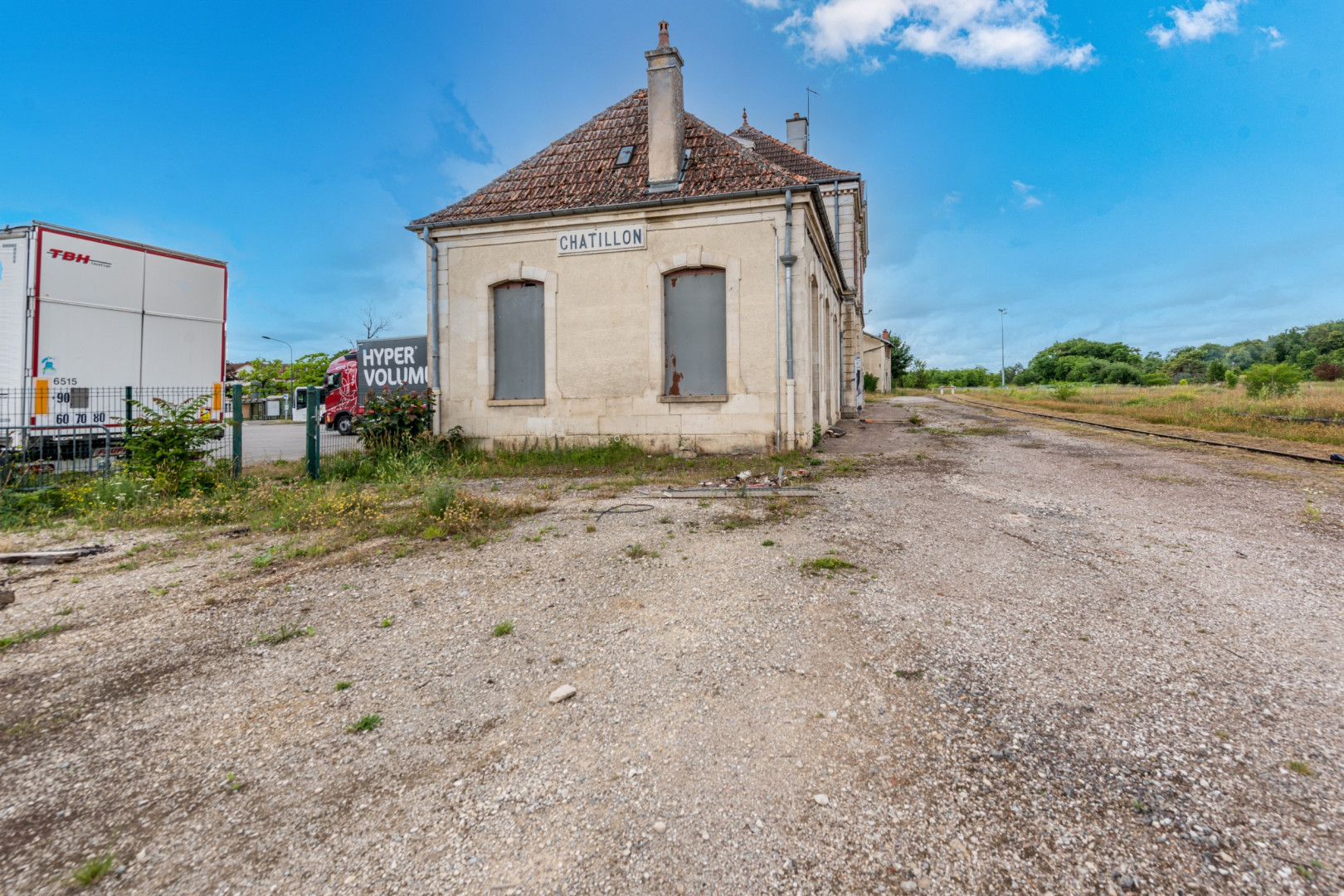 
                                                Vente
                                                 Ancienne gare + habitation Châtillon s/ Seine