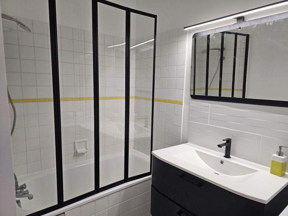 
                                                Location
                                                 Angers T1BIS (25 m2) meublé refait à neuf