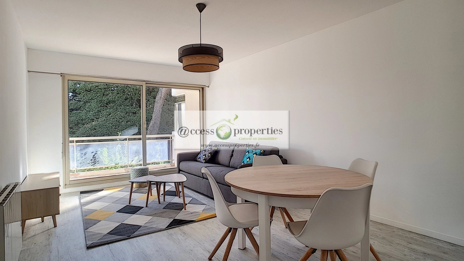 
                                                Location
                                                 ANTIBES 2 PIECES MEUBLE PARKING ET CAVE