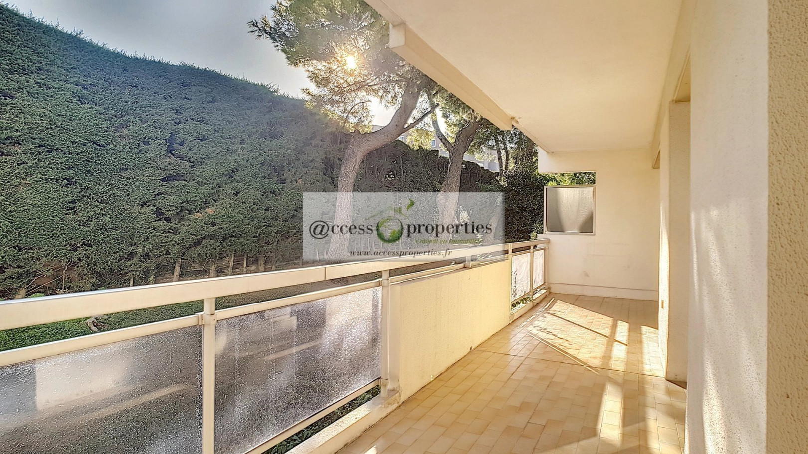 
                                                Location
                                                 ANTIBES 2 PIECES MEUBLE PARKING ET CAVE