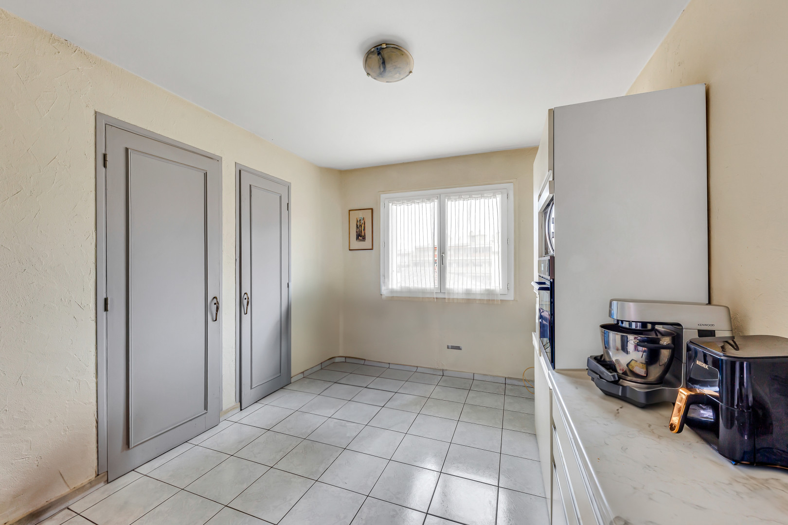 
                                                Vente
                                                 Antibes Centre – 4 pièces traversant avec terrasse et balcon