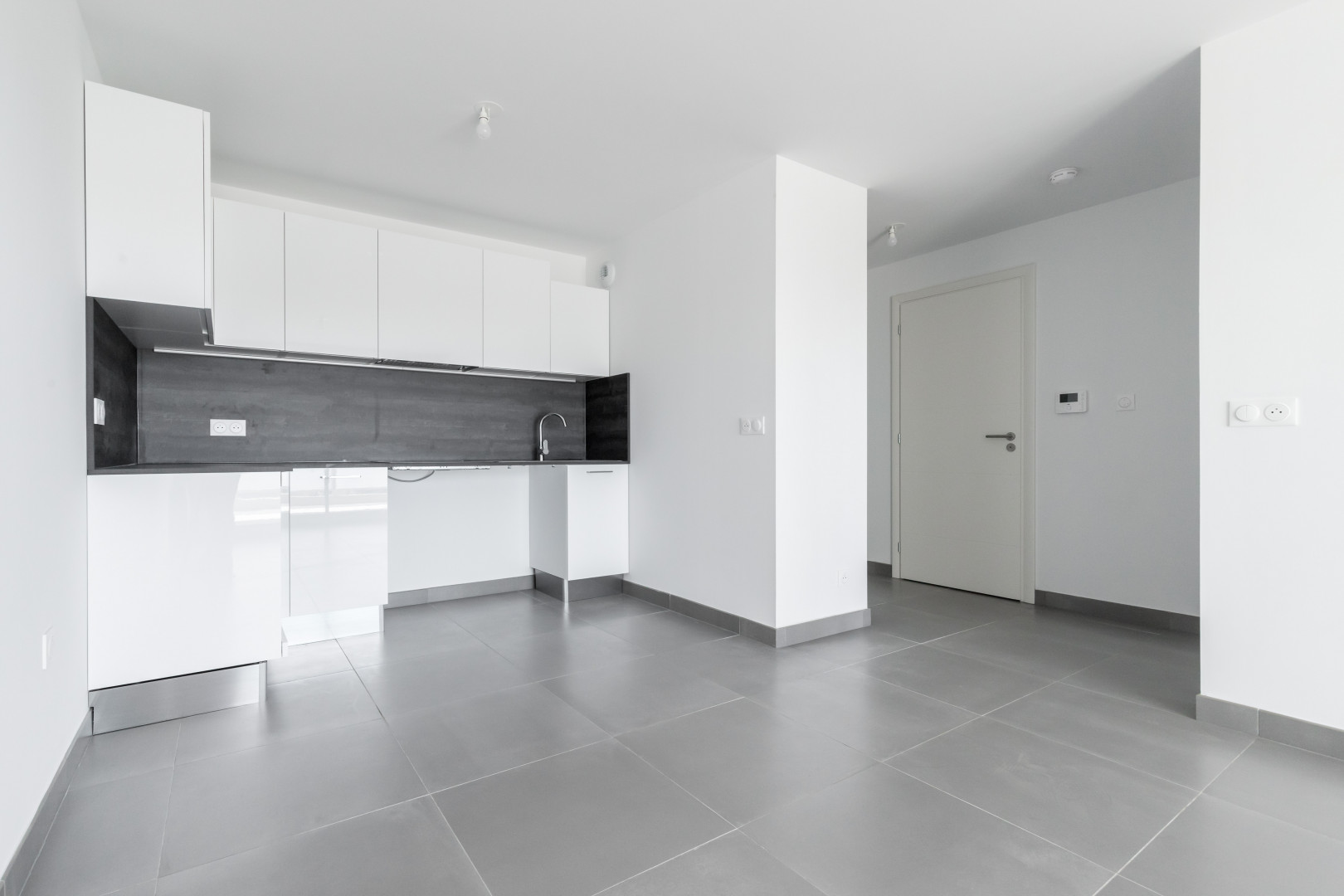 
                                                Location
                                                 ANTIBES / JULES GREC - Appartement 2 pièces avec terrasse à louer