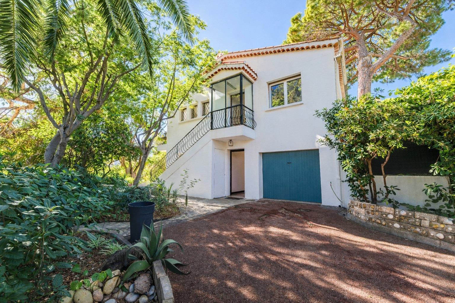 
                                                Vente
                                                 Antibes – La Badine | Belle Maison avec DEUX APPARTEMENTS indépendants