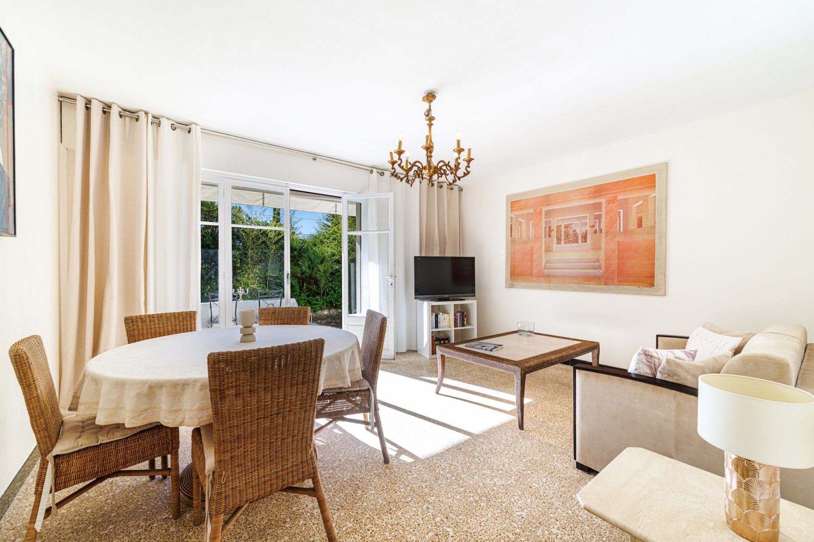 
                                                Vente
                                                 Antibes – La Badine | Belle Maison avec DEUX APPARTEMENTS indépendants