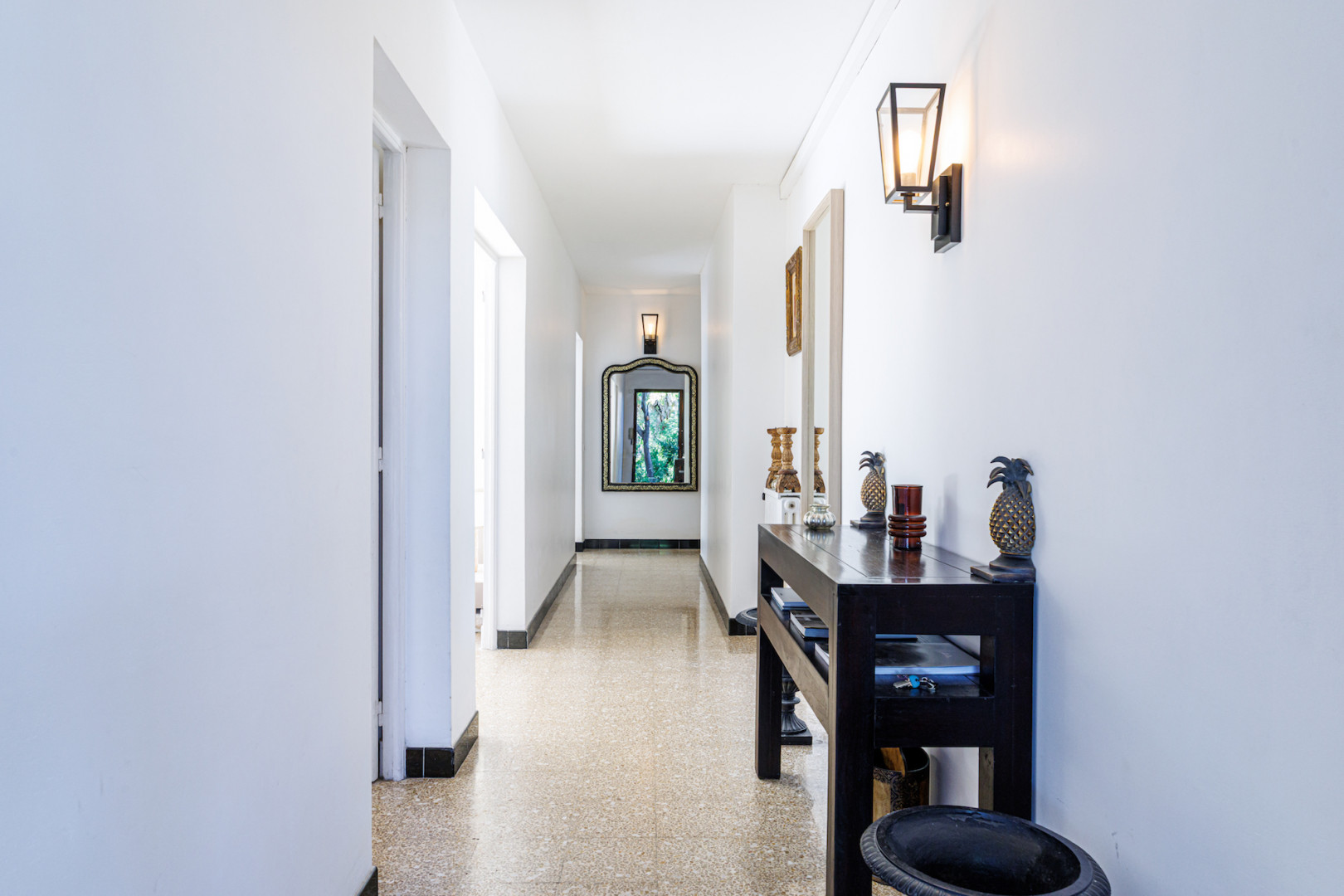 
                                                Vente
                                                 Antibes – La Badine, le charme rare d’une maison entre mer et verdure sans vis-a-vis