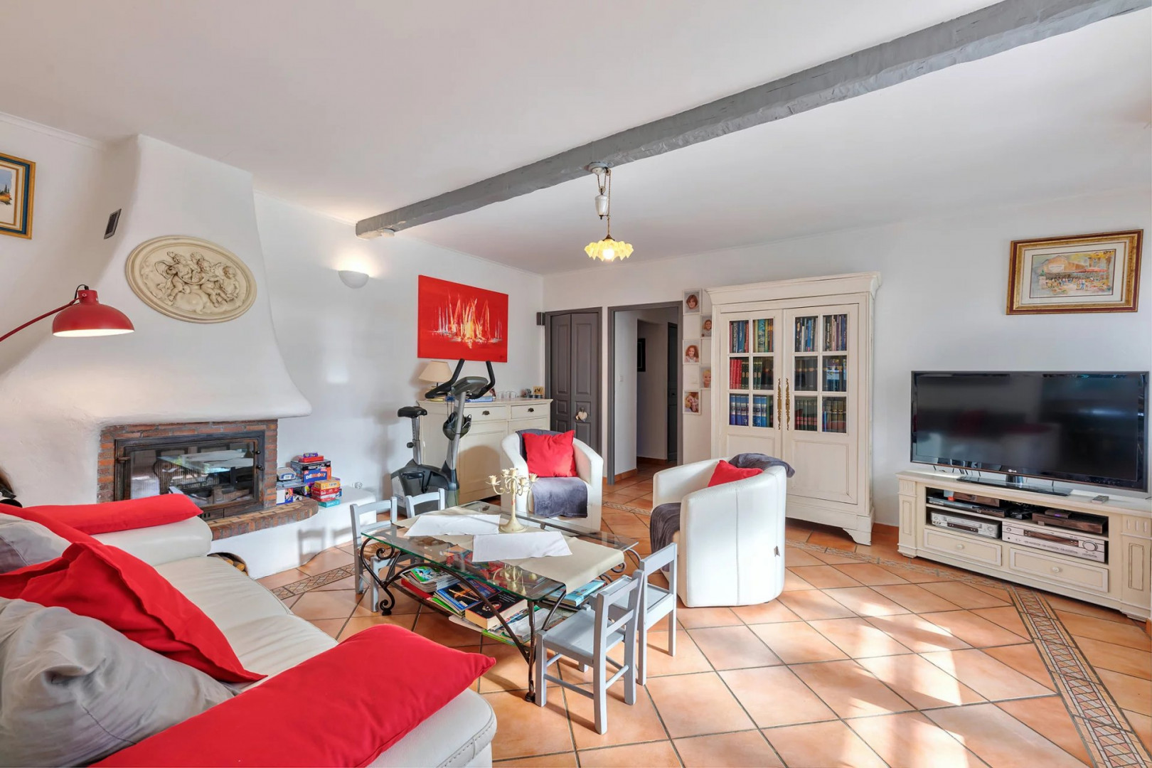
                                                Vente
                                                 ANTIBES - LA BADINE : Villa avec piscine et dépendance, au calme