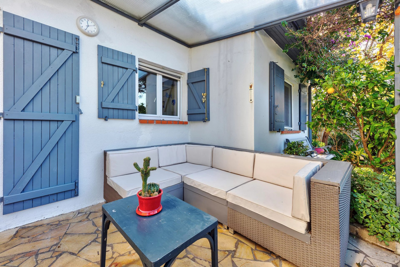 
                                                Vente
                                                 ANTIBES - LA BADINE : Villa avec piscine et dépendance, au calme