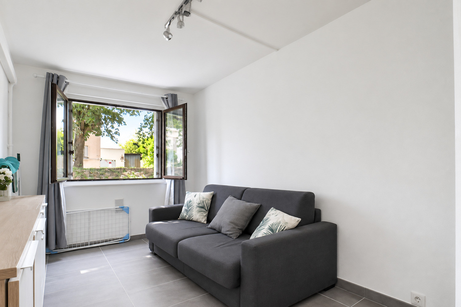 
                                                Vente
                                                 Antony Studio 17m² - sans travaux - calme