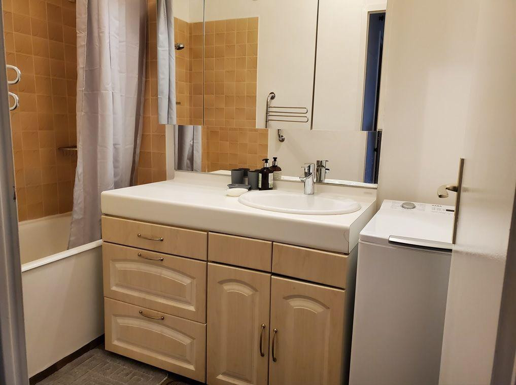 
                                                Location
                                                 App. 3p. 61m². Clichy, entrée de ville