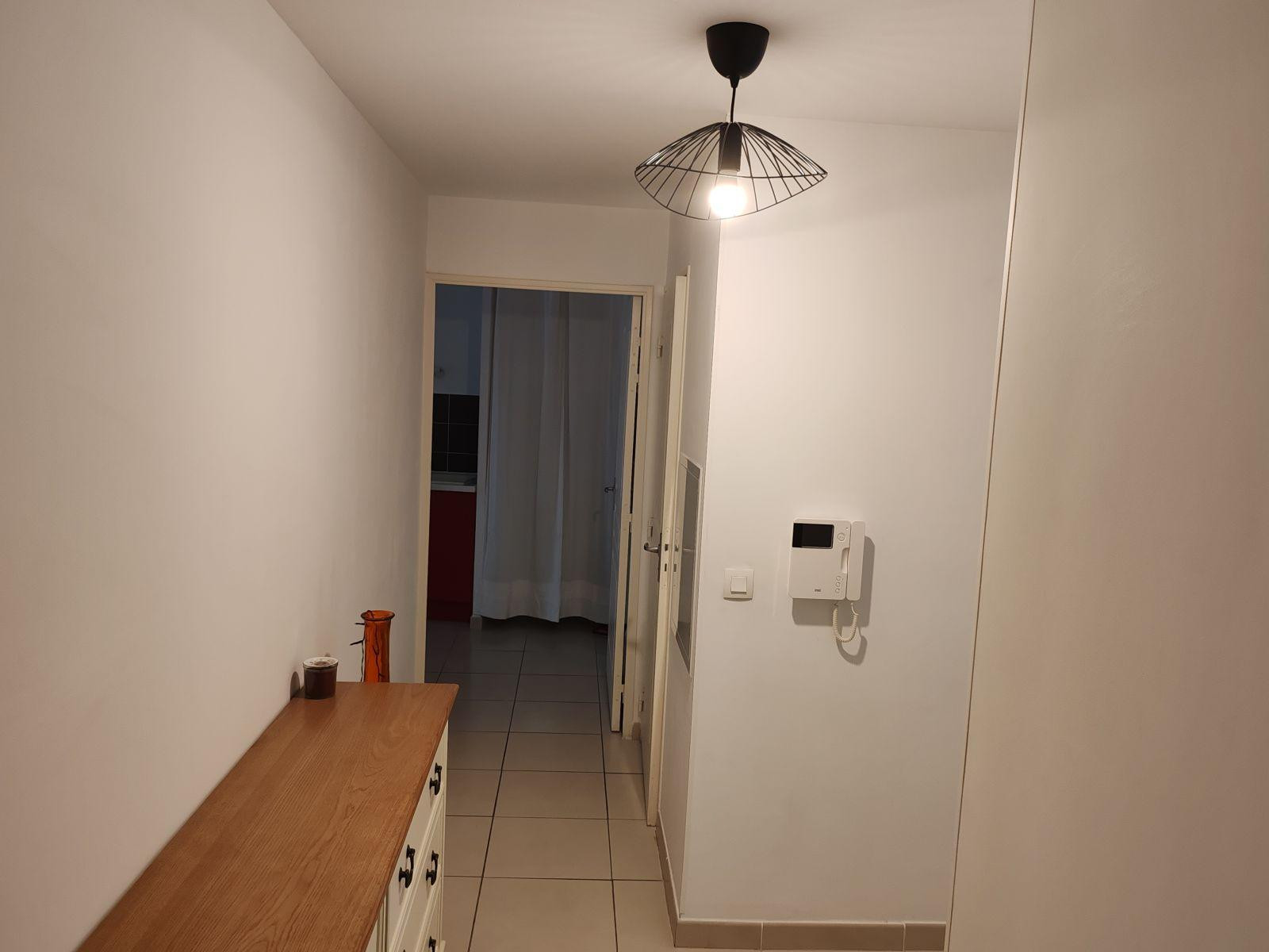 
                                                Location
                                                 App situé à 5 mn à pied du métro de Castellane