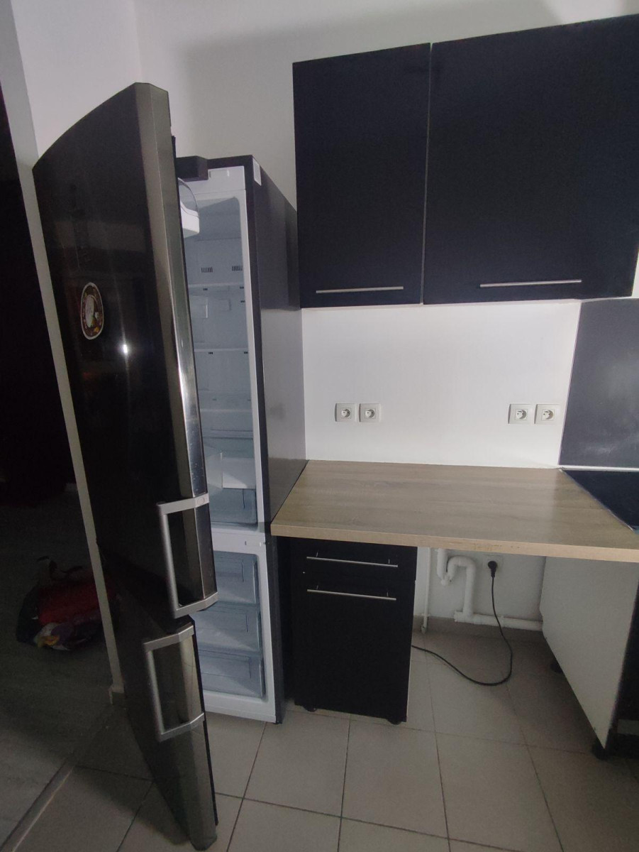 
                                                Location
                                                 Apparemment 2 pièces meublé avec commodités