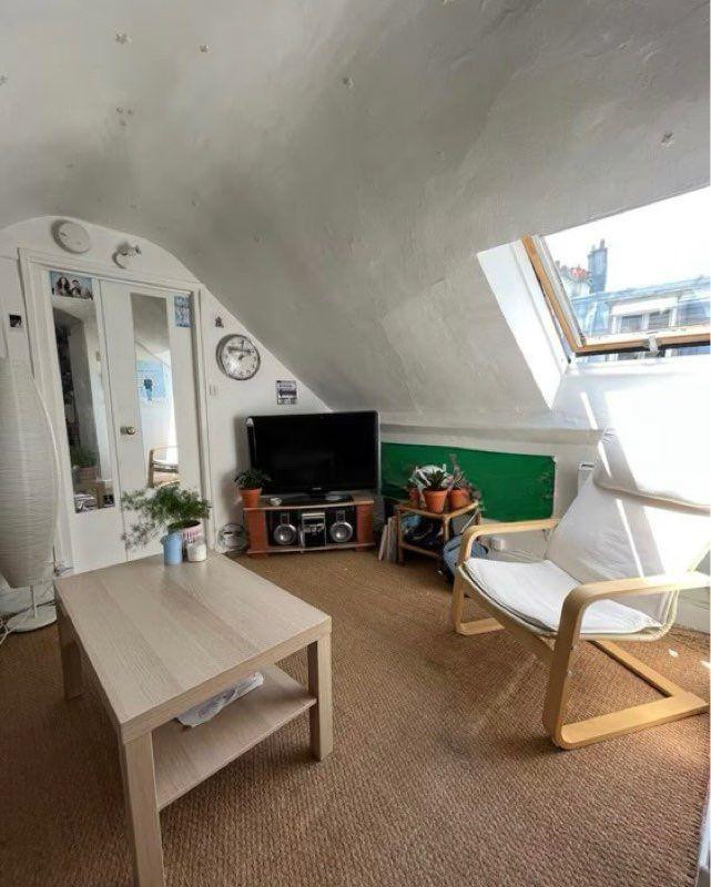 
                                                Location
                                                 Apparemment 2 pièces Paris 20e