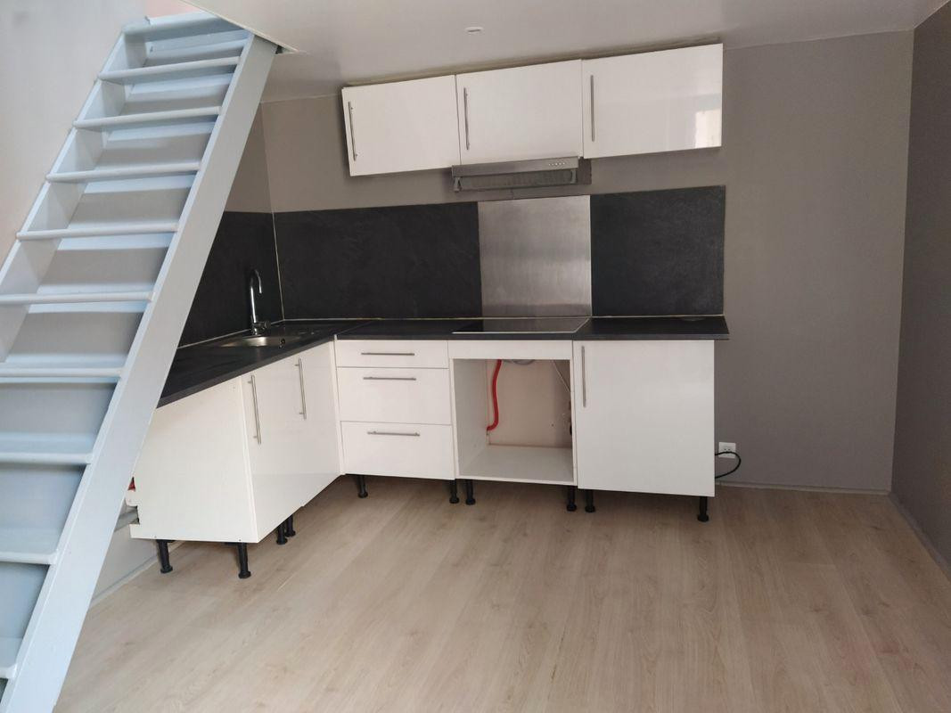 
                                                Location
                                                 Apparemment 31m en duplex quartier république