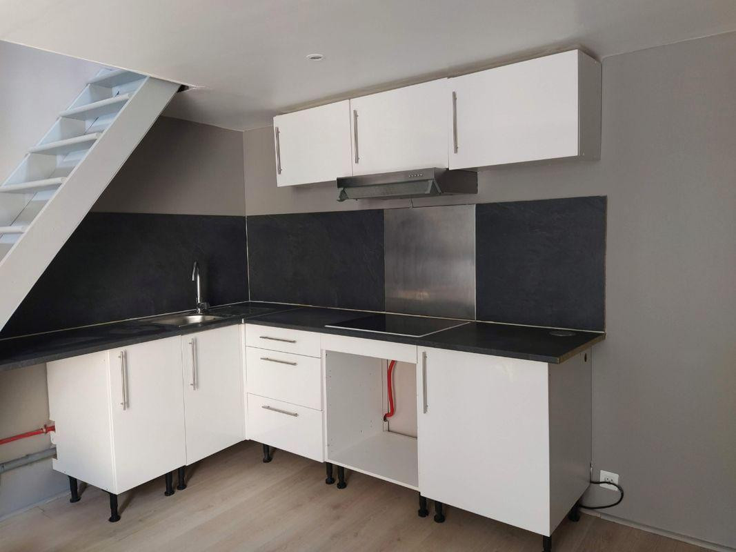 
                                                Location
                                                 Apparemment 31m2 en duplex Parc de château