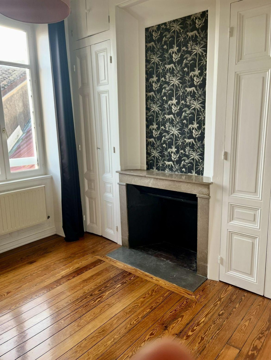 
                                                Location
                                                 Apparemment de charme