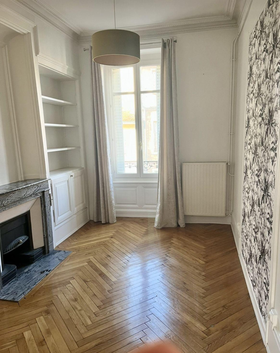 
                                                Location
                                                 Apparemment de charme