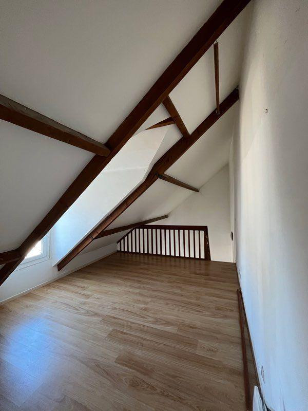 
                                                Location
                                                 Apparemment en duplex 2 pièces Bagneux centre