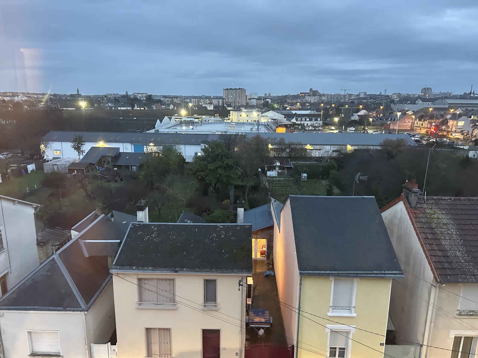 
                                                Location
                                                 Apparemment lumineux vue sur cathédrale