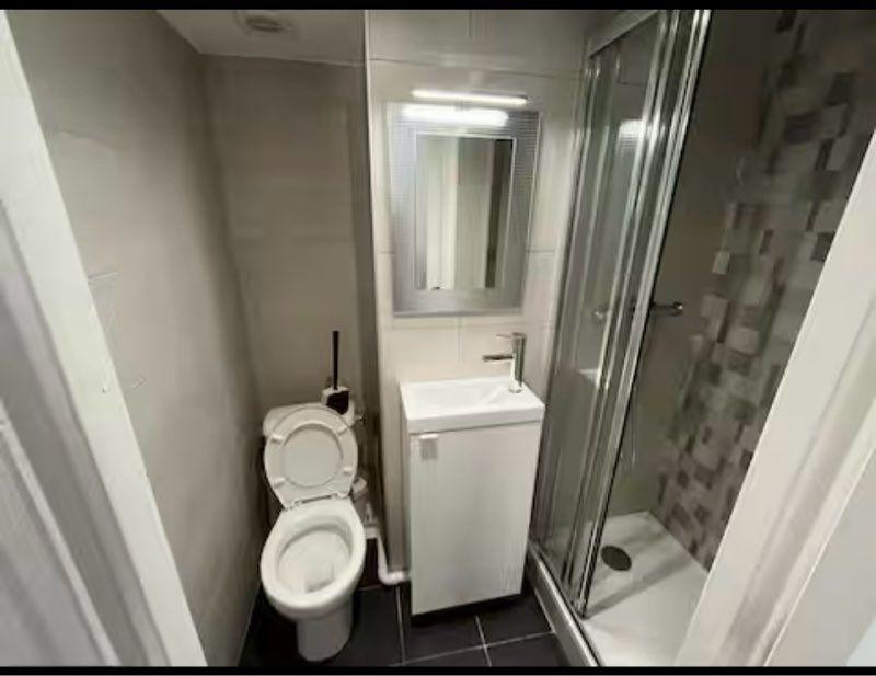
                                                Location
                                                 Apparemment Paris 16eme