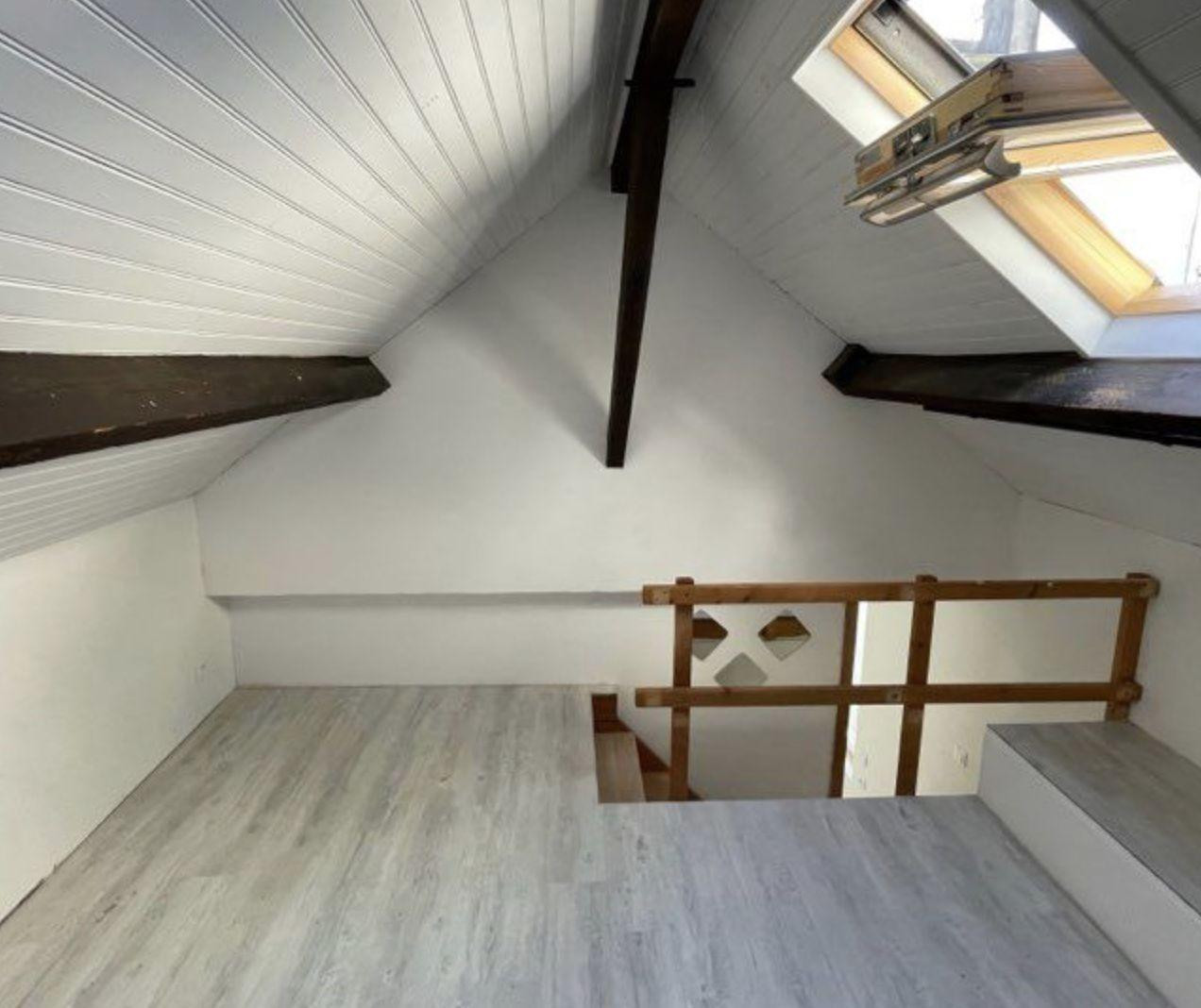 
                                                Location
                                                 Apparemment T2